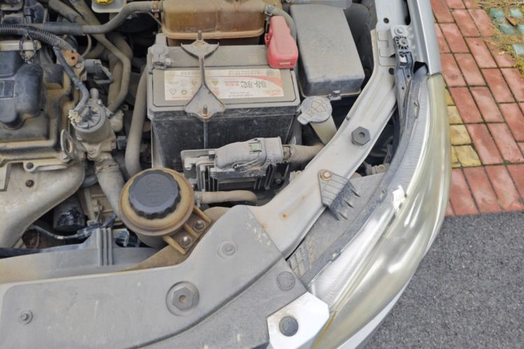 Used Chevrolet Sail 2013 Sedan 1.4L Manual - Youyi Happiness Edition Engine Bay Left