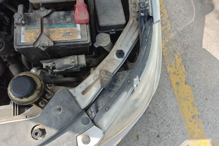 Used Chevrolet Sail 2013 Sedan 1.4L AMT Enjoy Edition Engine Bay Left