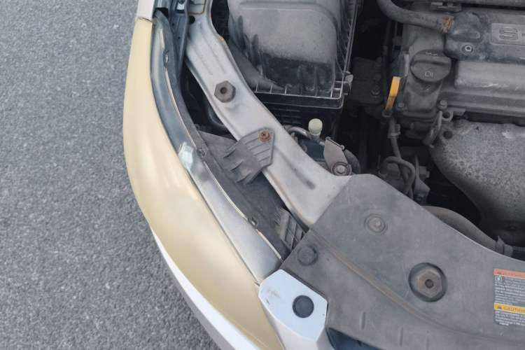 Used Chevrolet Sail 2013 Sedan 1.2L Manual Happiness Edition Engine Bay Right
