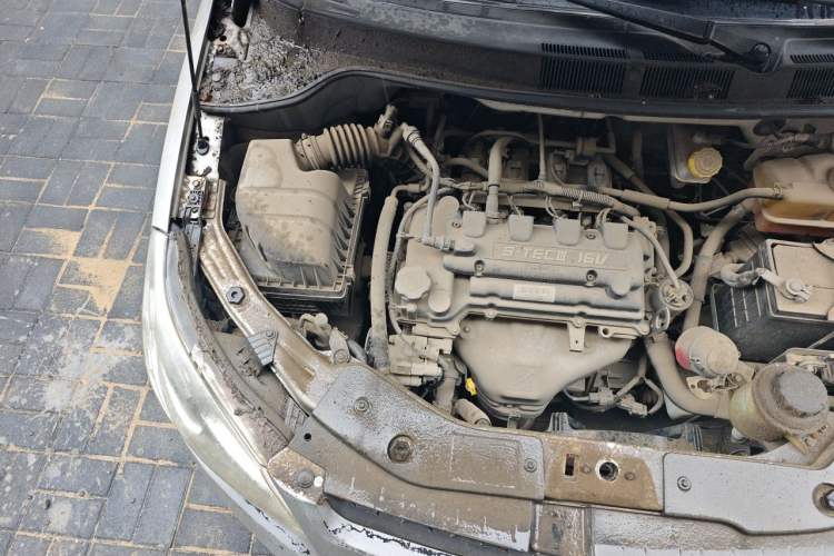 Used Chevrolet Sail 2013 Sedan 1.4L AMT Enjoy Edition Engine Bay Right