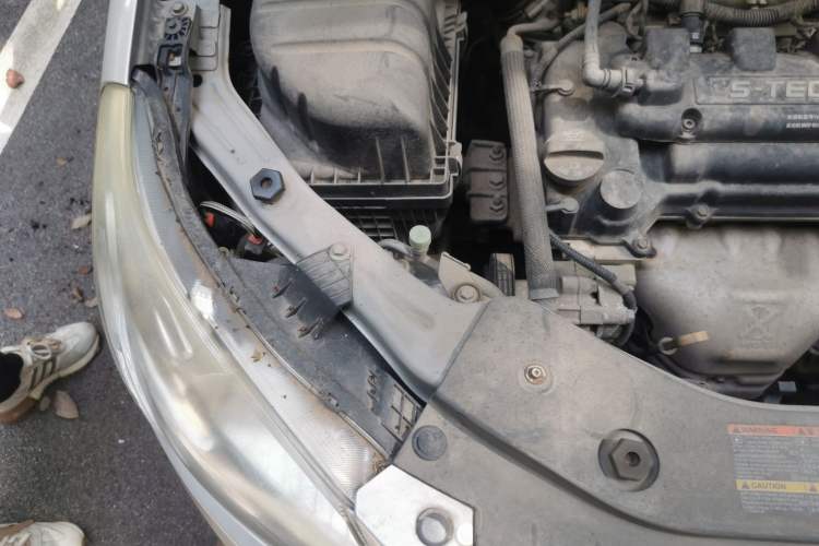 Used Chevrolet Sail 2013 Sedan 1.4L Manual Elegance Edition Engine Bay Right