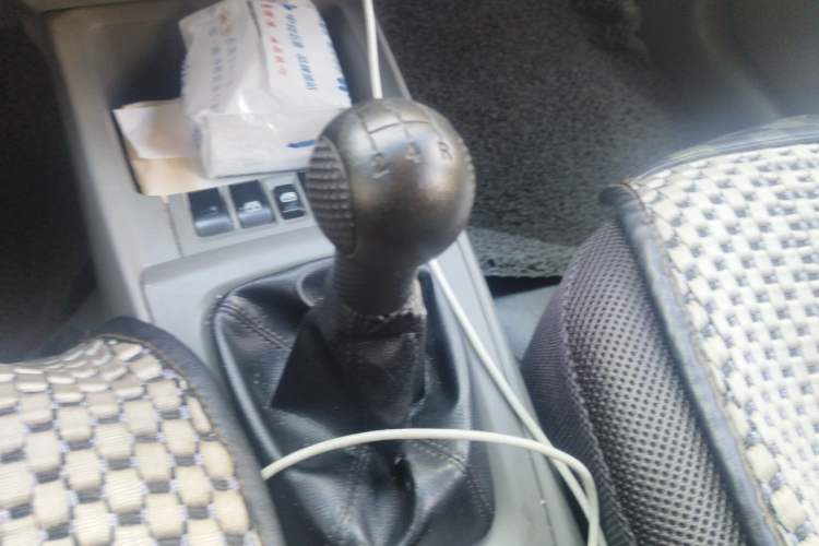 Used Chevrolet Sail 2013 Sedan 1.4L Manual Elegance Edition Gear Lever