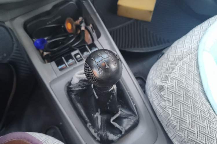 Used Chevrolet Sail 2013 Sedan 1.2L Manual Happiness Edition Gear Lever