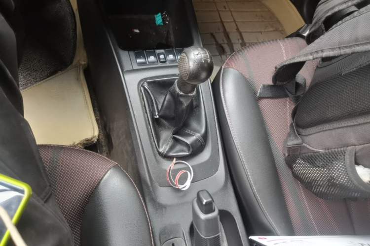 Used Chevrolet Sail 2013 Sedan 1.4L Manual Ideal Happiness Edition Gear Lever