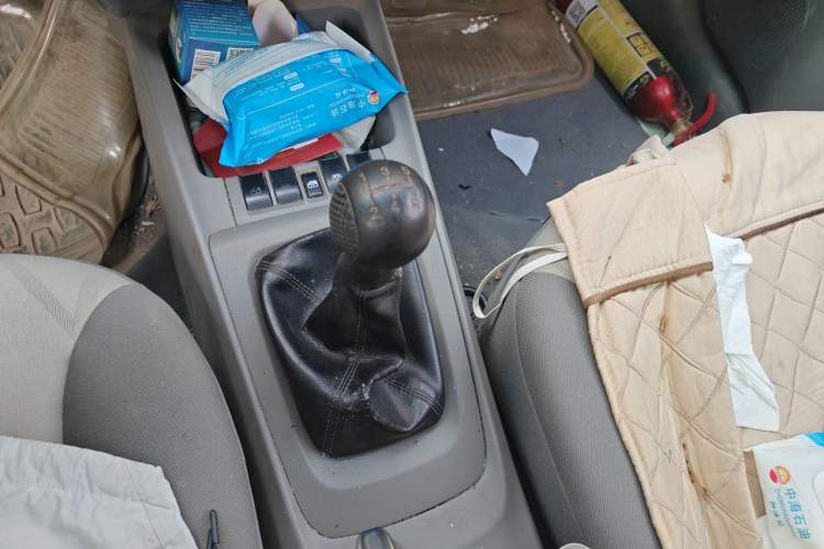 Used Chevrolet Sail 2013 Sedan 1.4L Manual Elegance Edition Gear Lever
