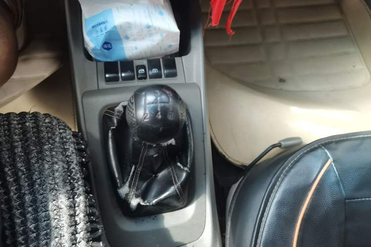 Used Chevrolet Sail 2013 Sedan 1.4L Manual Elegance Edition Gear Lever