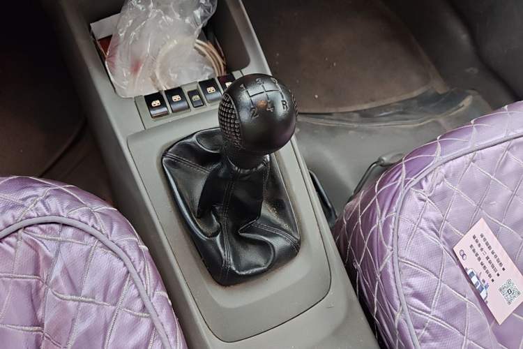 Used Chevrolet Sail 2013 Sedan 1.2L Manual Ideal Edition Gear Lever