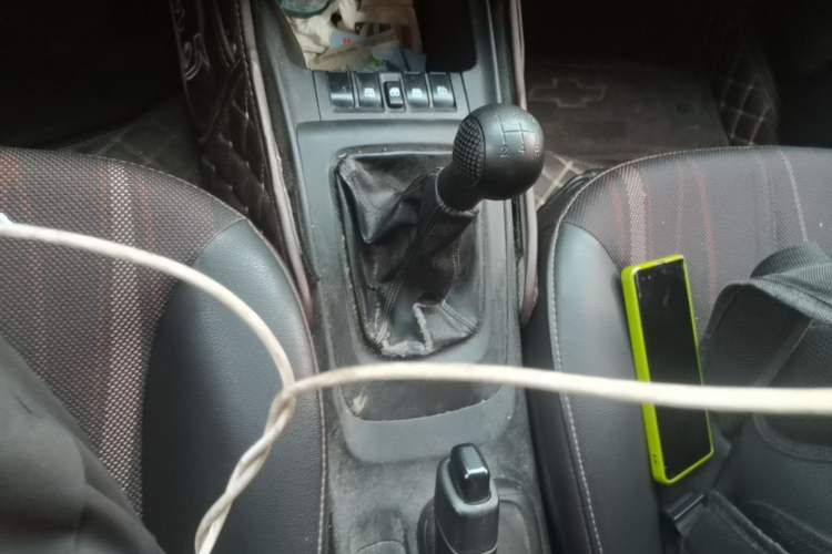 Used Chevrolet Sail 2013 Sedan 1.4L Manual Ideal Happiness Edition Gear Lever
