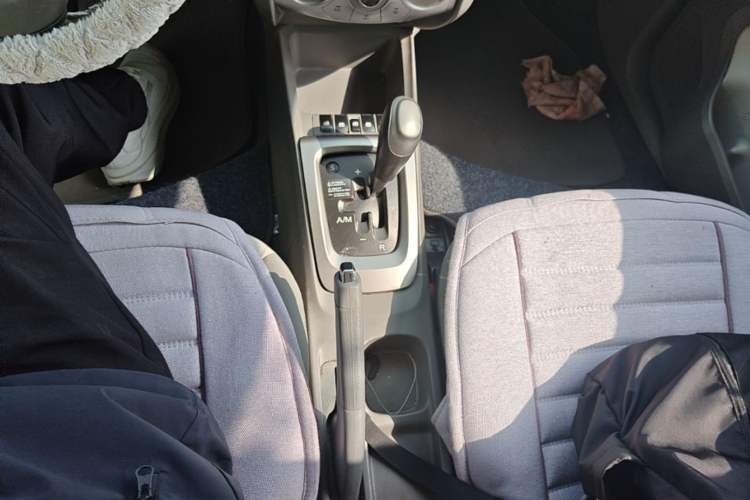 Used Chevrolet Sail 2013 Sedan 1.4L AMT Enjoy Edition Gear Lever