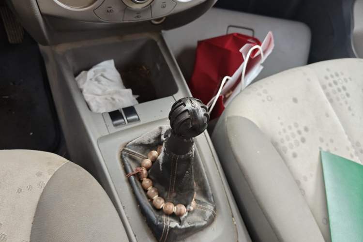 Used Chevrolet Sail 2013 Sedan 1.4L Manual Ideal Edition Gear Lever