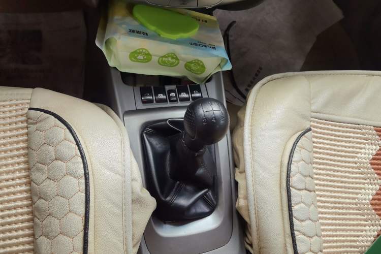 Used Chevrolet Sail 2013 Sedan 1.4L Manual - Youyi Happiness Edition Gear Lever