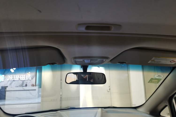 Used Chevrolet Sail 2013 Sedan 1.4L AMT Enjoy Edition Headliner