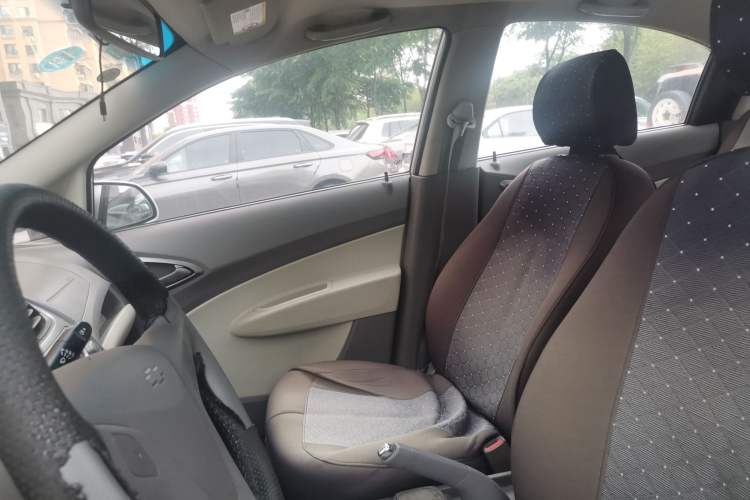Used Chevrolet Sail 2013 Sedan 1.4L AMT Enjoy Edition Left Front Seat