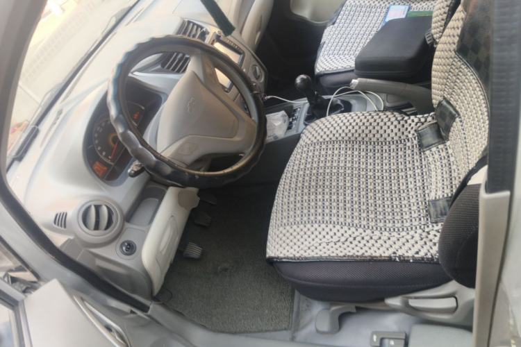 Used Chevrolet Sail 2013 Sedan 1.4L Manual Elegance Edition Left Front Seat