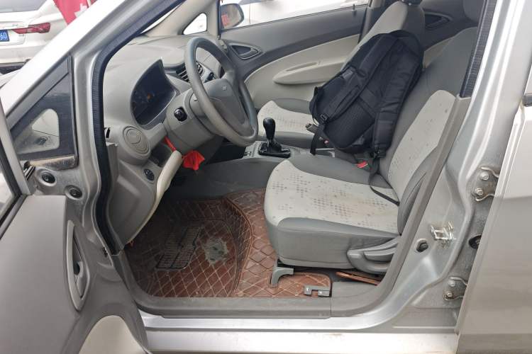Used Chevrolet Sail 2013 Sedan 1.2L Manual Warm Edition Left Front Seat