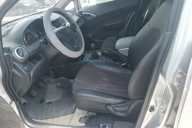 Used Chevrolet Sail 2013 Sedan 1.2L Manual Fashionable Happiness Edition Left Front Seat