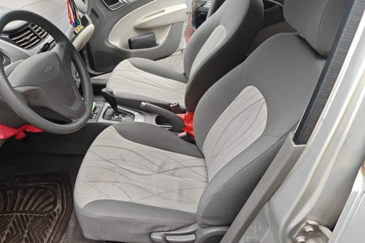 Used Chevrolet Sail 2013 Sedan 1.4L AMT Enjoy Edition Left Front Seat