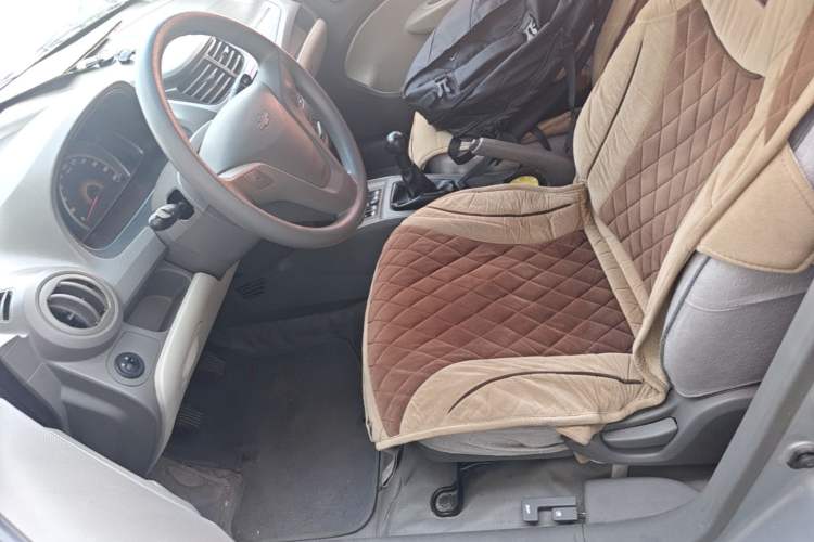 Used Chevrolet Sail 2013 Sedan 1.2L Manual Fashionable Happiness Edition Left Front Seat