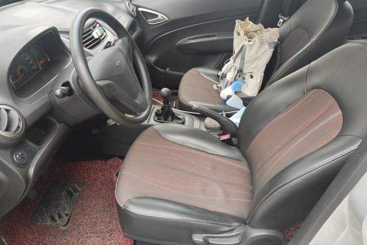 Used Chevrolet Sail 2013 Sedan 1.4L Manual - Youyi Happiness Edition Left Front Seat