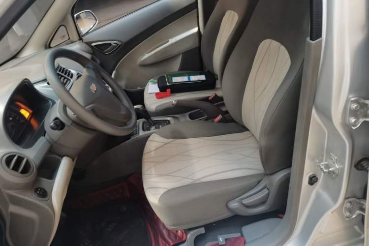 Used Chevrolet Sail 2013 Sedan 1.4L AMT Enjoy Edition Left Front Seat