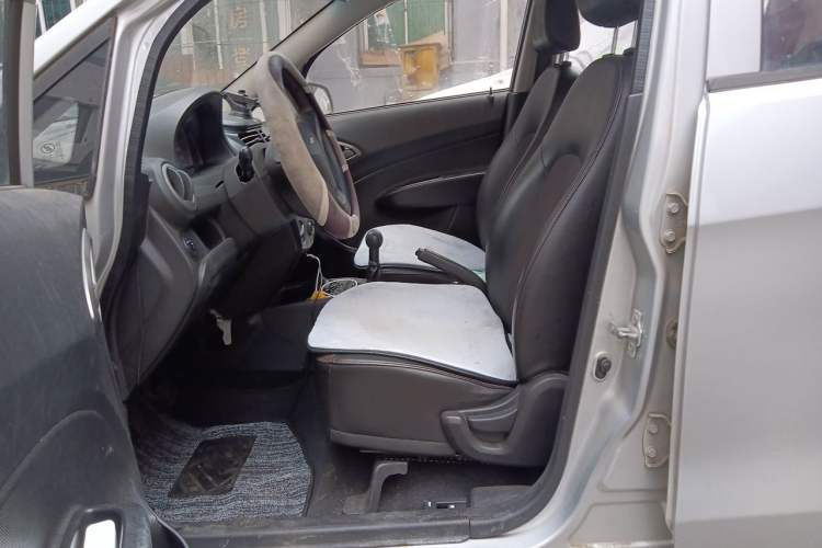 Used Chevrolet Sail 2013 Sedan 1.2L Manual Fashionable Happiness Edition Left Front Seat