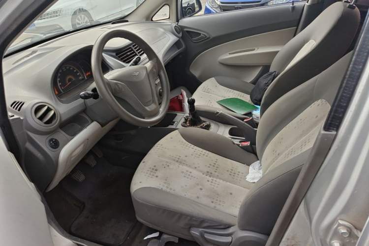 Used Chevrolet Sail 2013 Sedan 1.4L Manual Ideal Edition Left Front Seat