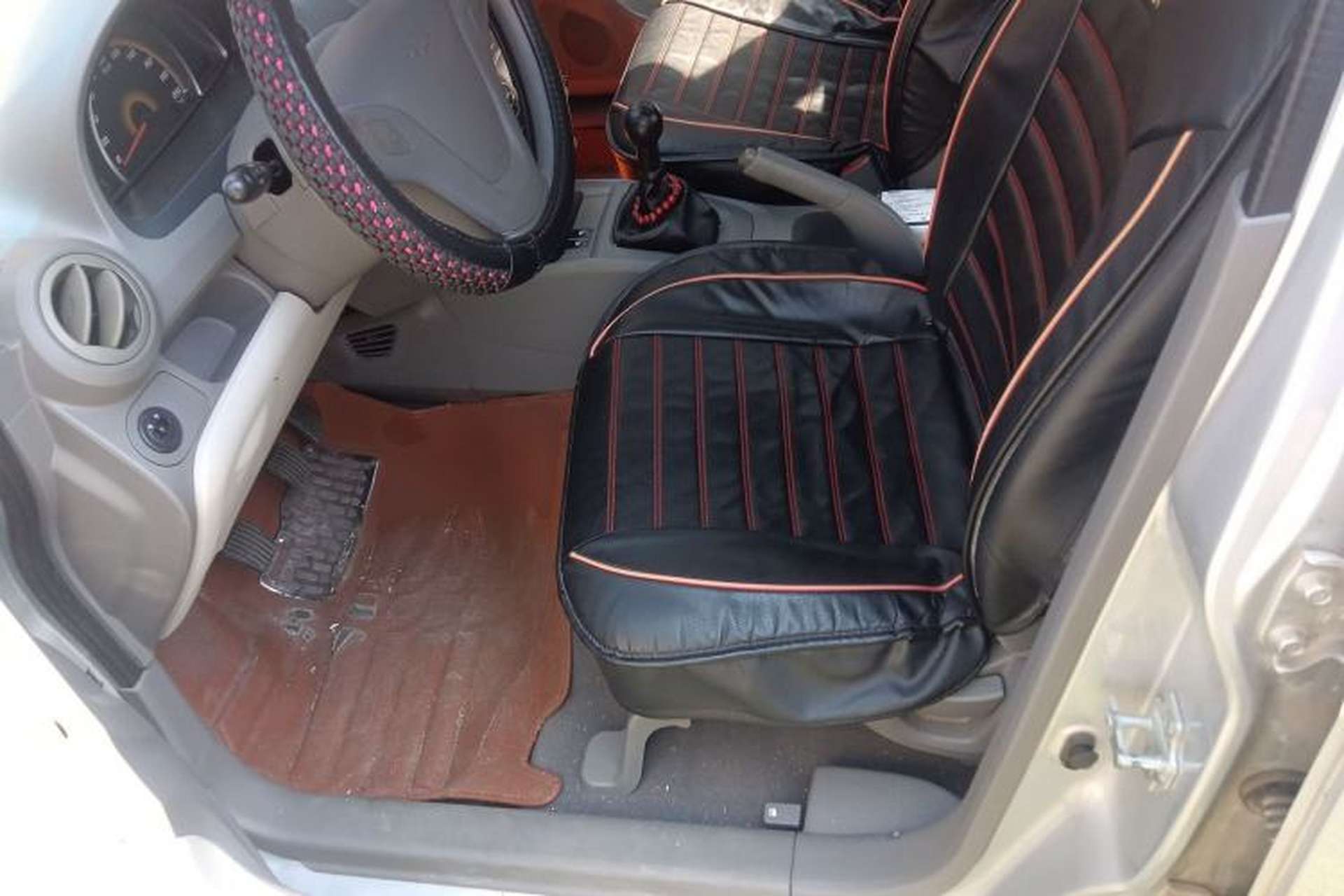 Used Chevrolet Sail 2013 Sedan 1.2L Manual Warm Edition Left Front Seat