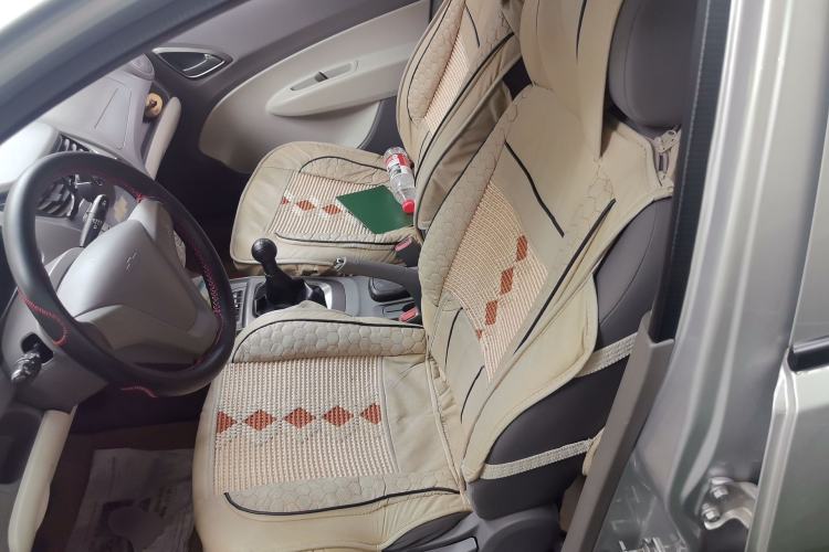 Used Chevrolet Sail 2013 Sedan 1.4L Manual - Youyi Happiness Edition Left Front Seat