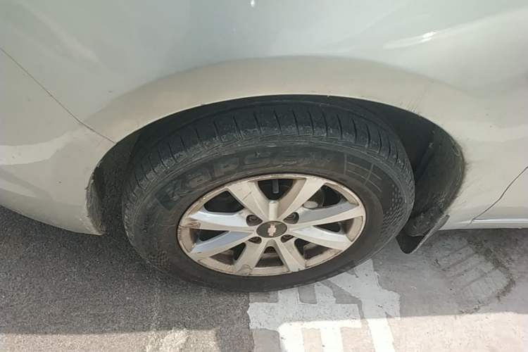 Used Chevrolet Sail 2013 Sedan 1.2L Manual Fashionable Happiness Edition Left Front Wheel Hub