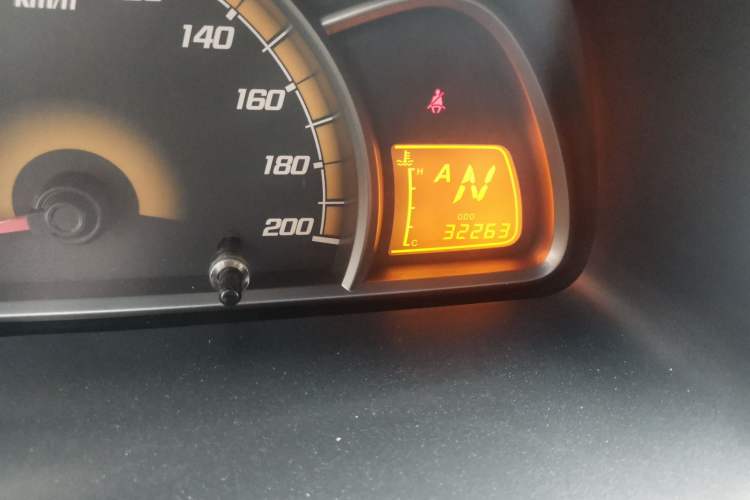 Used Chevrolet Sail 2013 Sedan 1.4L AMT Enjoy Edition Odometer Close Up