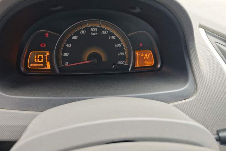 Used Chevrolet Sail 2013 Sedan 1.4L AMT Enjoy Edition Odometer Close Up