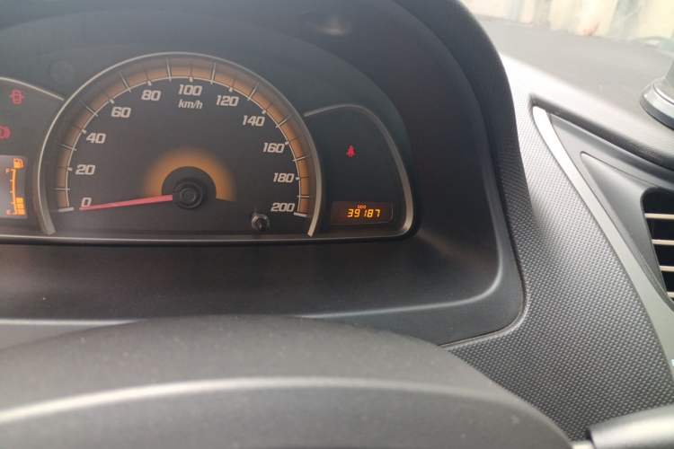 Used Chevrolet Sail 2013 Sedan 1.4L Manual - Youyi Happiness Edition Odometer Close Up
