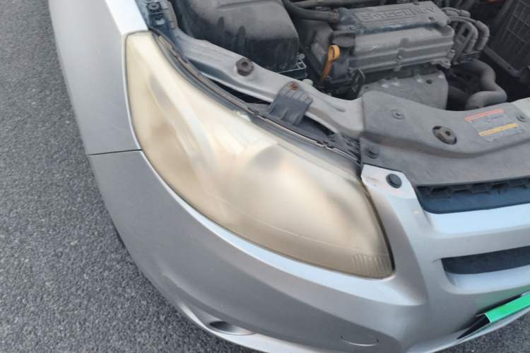 Used Chevrolet Sail 2013 Sedan 1.2L Manual Happiness Edition Right Front Headlight