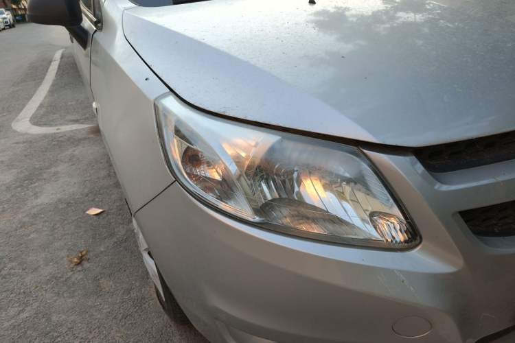 Used Chevrolet Sail 2013 Sedan 1.4L Manual Ideal Happiness Edition Right Front Headlight