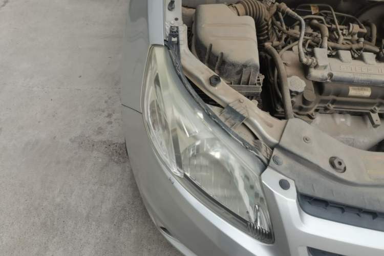 Used Chevrolet Sail 2013 Sedan 1.4L Manual Ideal Happiness Edition Right Front Headlight