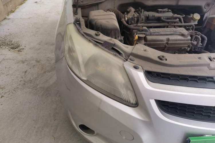 Used Chevrolet Sail 2013 Sedan 1.2L Manual Fashionable Happiness Edition Right Front Headlight