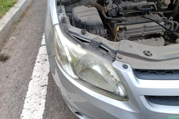 Used Chevrolet Sail 2013 Sedan 1.2L Manual Warm Edition Right Front Headlight
