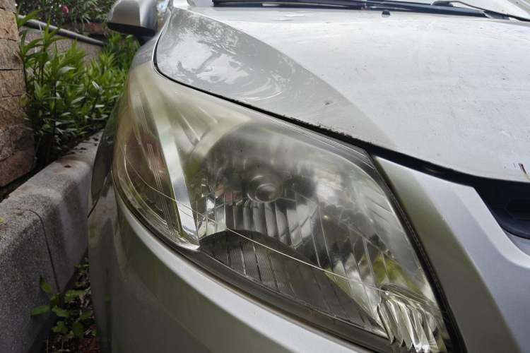 Used Chevrolet Sail 2013 Sedan 1.4L AMT Enjoy Edition Right Front Headlight