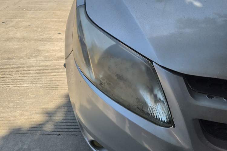 Used Chevrolet Sail 2013 Sedan 1.4L Manual Elegance Edition Right Front Headlight