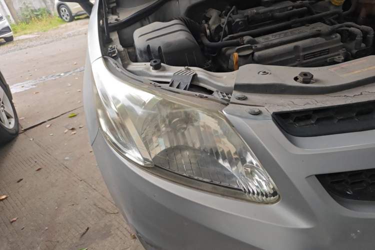 Used Chevrolet Sail 2013 Sedan 1.2L Manual Fashionable Happiness Edition Right Front Headlight