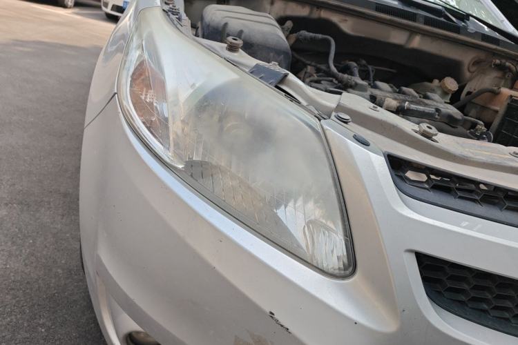 Used Chevrolet Sail 2013 Sedan 1.4L Manual Elegance Edition Right Front Headlight