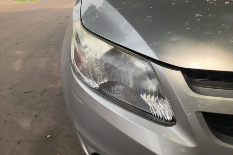 Used Chevrolet Sail 2013 Sedan 1.2L Manual Fashionable Happiness Edition Right Front Headlight