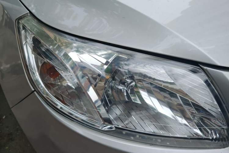 Used Chevrolet Sail 2013 Sedan 1.4L AMT Enjoy Edition Right Front Headlight