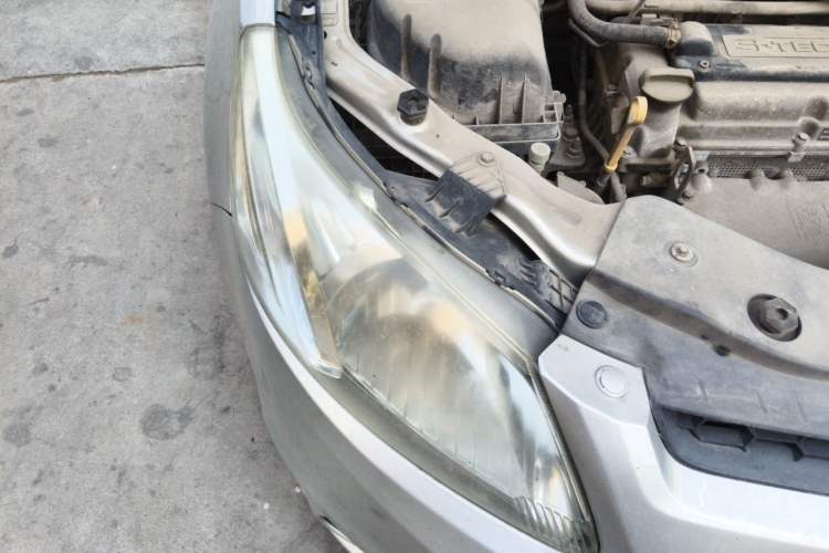 Used Chevrolet Sail 2013 Sedan 1.2L Manual Fashionable Happiness Edition Right Front Headlight
