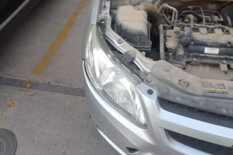 Used Chevrolet Sail 2013 Sedan 1.4L Manual Ideal Happiness Edition Right Front Headlight
