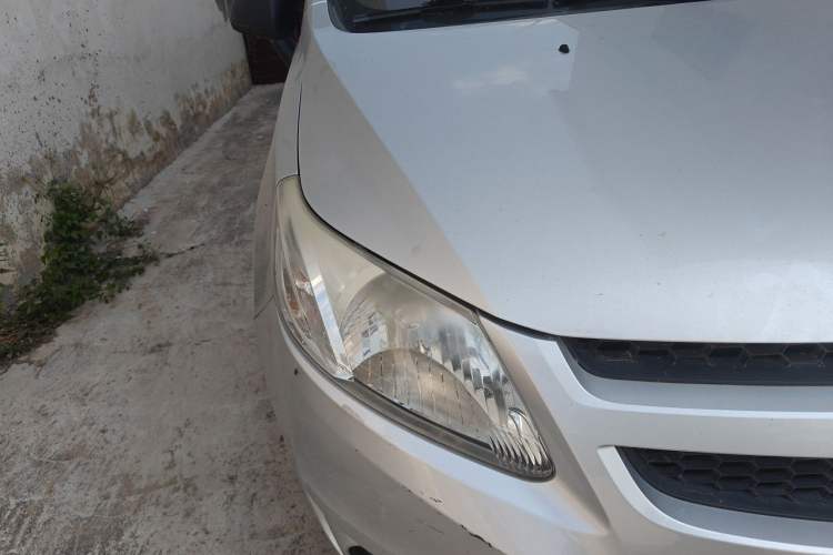 Used Chevrolet Sail 2013 Sedan 1.2L Manual Fashionable Happiness Edition Right Front Headlight