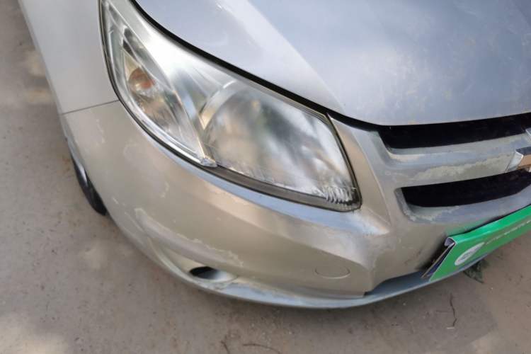 Used Chevrolet Sail 2013 Sedan 1.2L Manual Warm Edition Right Front Headlight