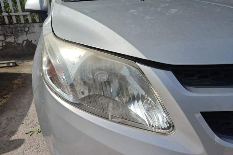 Used Chevrolet Sail 2013 Sedan 1.4L AMT Enjoy Edition Right Front Headlight