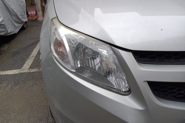 Used Chevrolet Sail 2013 Sedan 1.2L Manual Fashionable Happiness Edition Right Front Headlight