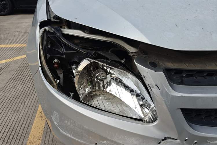 Used Chevrolet Sail 2013 Sedan 1.4L Manual Ideal Edition Right Front Headlight